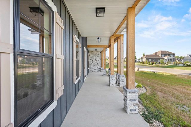 6811 Angelica Trail, Sun Prairie, WI 53590