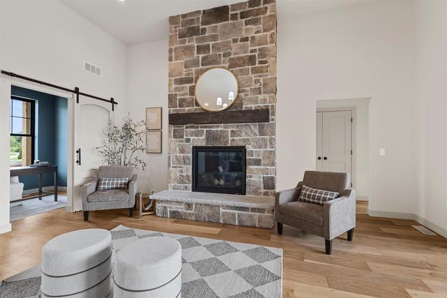 6811 Angelica Trail, Sun Prairie, WI 53590