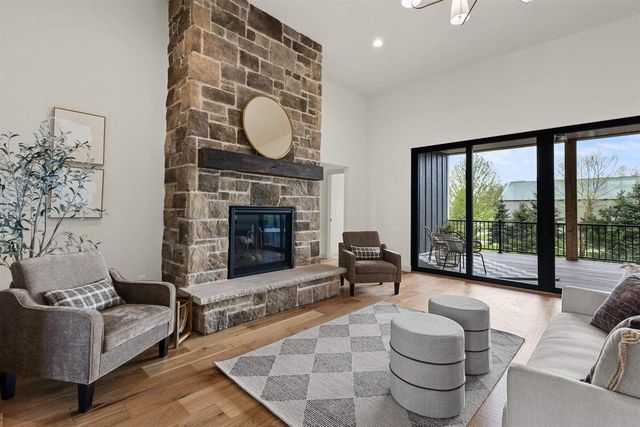 6811 Angelica Trail, Sun Prairie, WI 53590