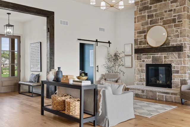 6811 Angelica Trail, Sun Prairie, WI 53590