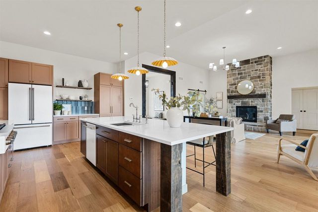 6811 Angelica Trail, Sun Prairie, WI 53590