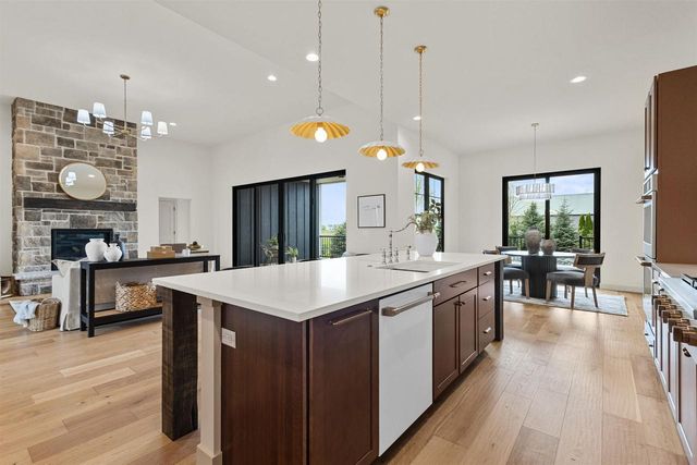 6811 Angelica Trail, Sun Prairie, WI 53590