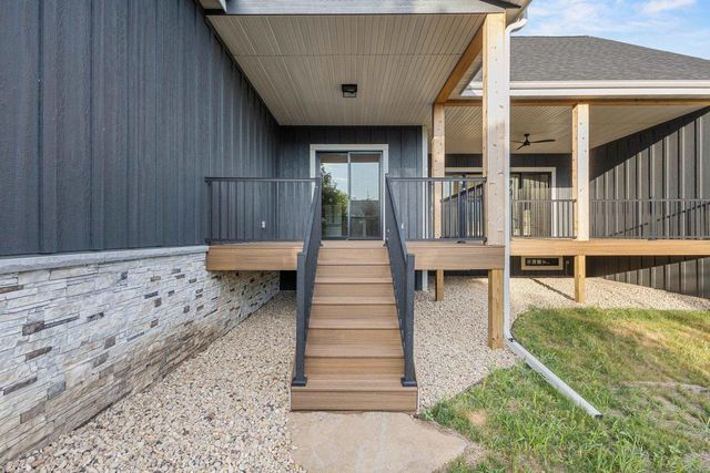 6811 Angelica Trail, Sun Prairie, WI 53590