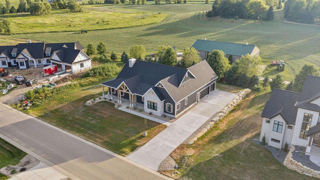 6811 Angelica Trail, Sun Prairie, WI 53590