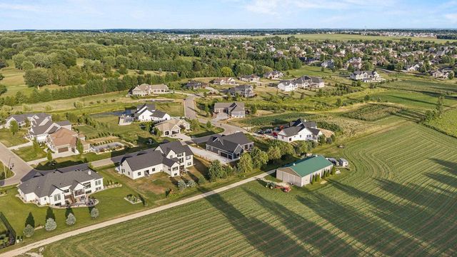 6811 Angelica Trail, Sun Prairie, WI 53590
