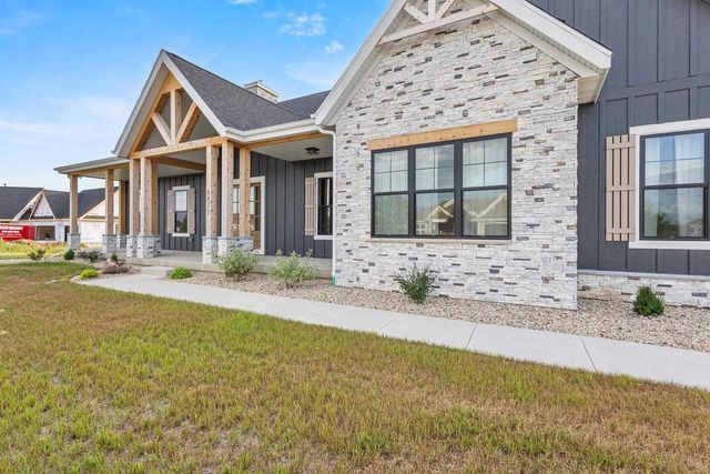 6811 Angelica Trail, Sun Prairie, WI 53590