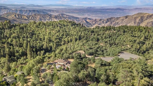 30757 Knoll View Drive, Running Springs, CA 92382