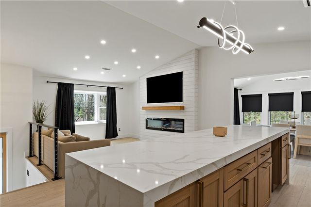 433 Gravelly Hill Road, South Kingstown, RI 02879