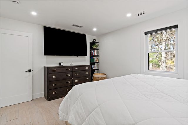 433 Gravelly Hill Road, South Kingstown, RI 02879