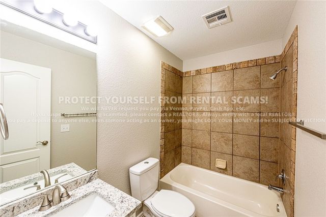 758 W Breeze Cove, Fayetteville, AR 72703