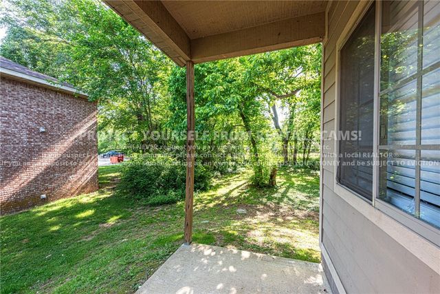 758 W Breeze Cove, Fayetteville, AR 72703