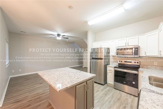 758 W Breeze Cove, Fayetteville, AR 72703