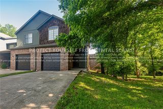 758 W Breeze Cove, Fayetteville, AR 72703