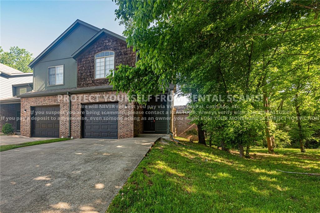 758 W Breeze Cove, Fayetteville, AR 72703