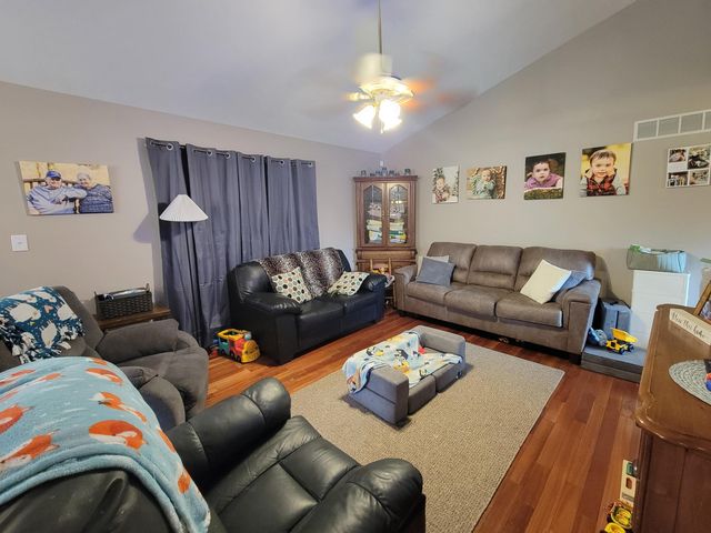 100 Devonne. Drive, Mt Sterling, KY 40353