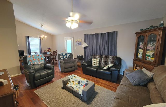 100 Devonne. Drive, Mt Sterling, KY 40353