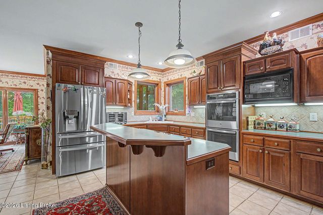 14713 Forest Creek Way, Louisville, KY 40245