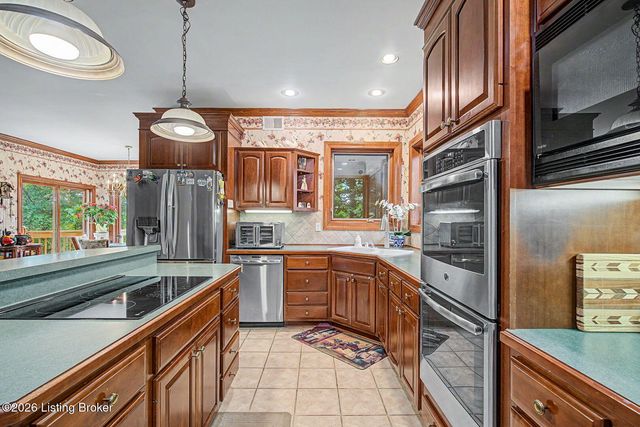 14713 Forest Creek Way, Louisville, KY 40245