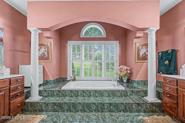 14713 Forest Creek Way, Louisville, KY 40245