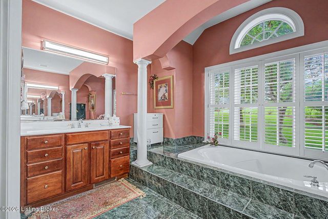 14713 Forest Creek Way, Louisville, KY 40245