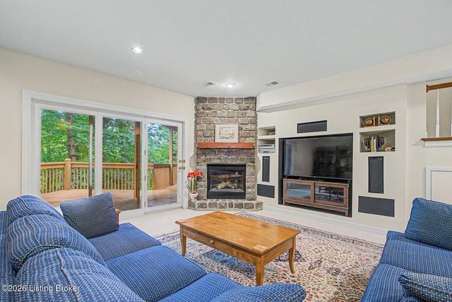 14713 Forest Creek Way, Louisville, KY 40245