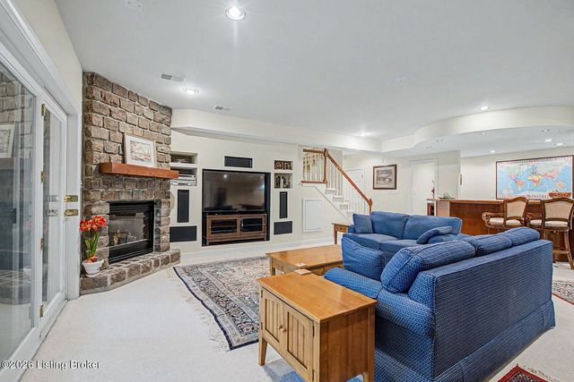 14713 Forest Creek Way, Louisville, KY 40245