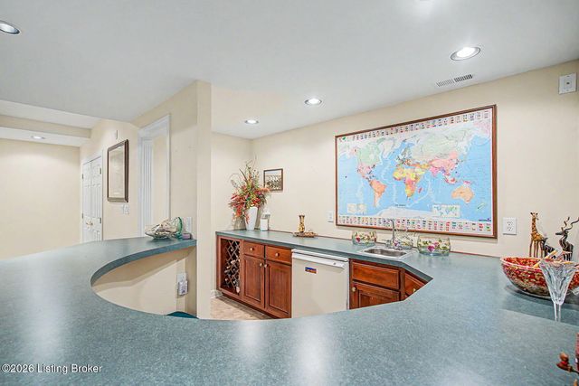 14713 Forest Creek Way, Louisville, KY 40245