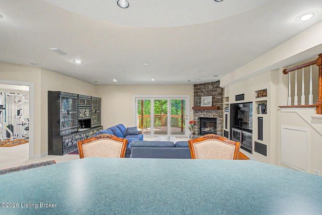 14713 Forest Creek Way, Louisville, KY 40245