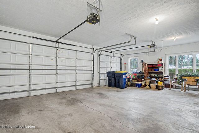14713 Forest Creek Way, Louisville, KY 40245