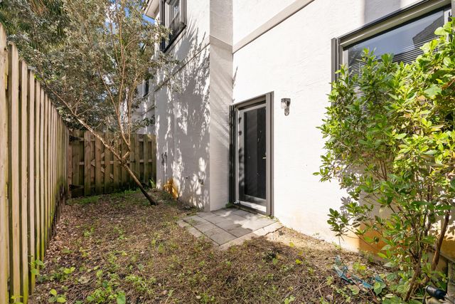 534 SW 19th Terrace, Fort Lauderdale, FL 33312