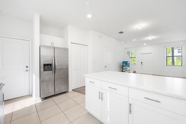 534 SW 19th Terrace, Fort Lauderdale, FL 33312