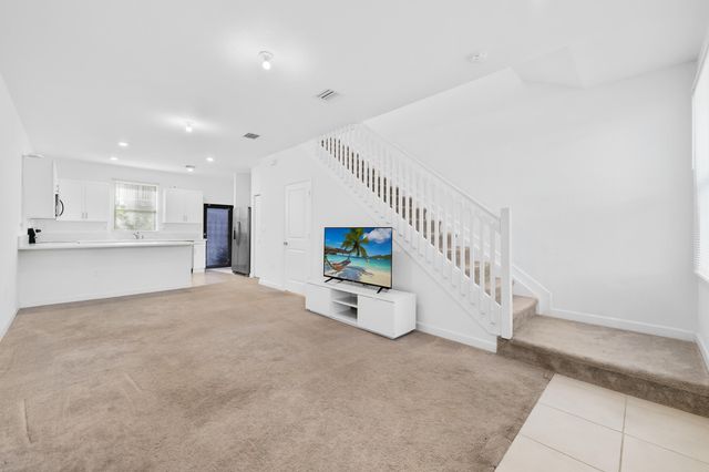 534 SW 19th Terrace, Fort Lauderdale, FL 33312