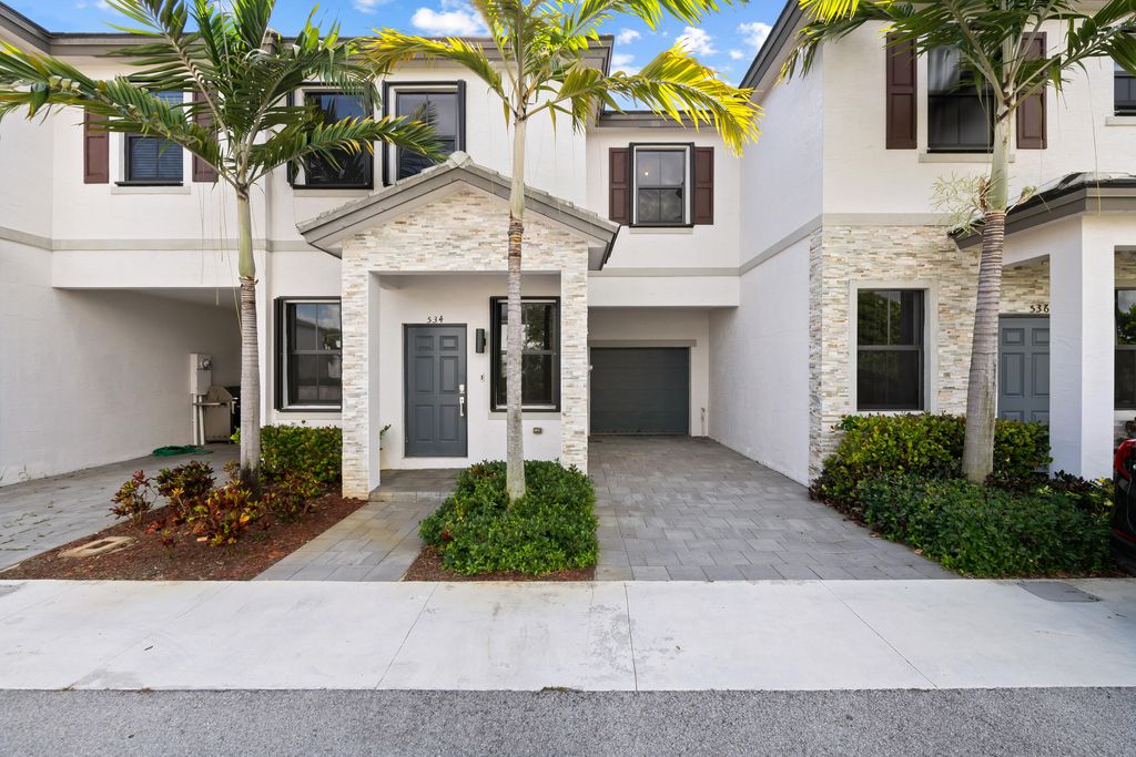 534 SW 19th Terrace, Fort Lauderdale, FL 33312