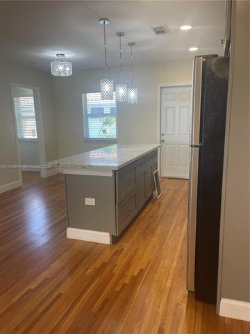 1084 92nd St 3, Bay Harbor Islands, FL 33154