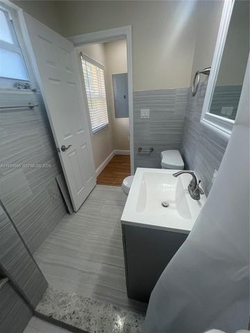 1084 92nd St 3, Bay Harbor Islands, FL 33154