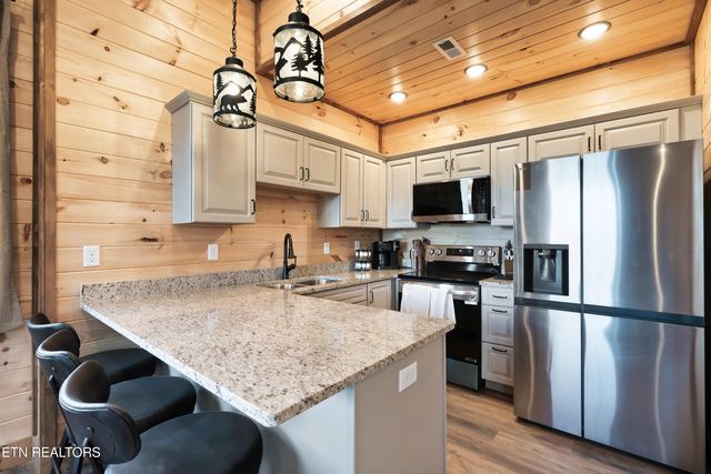 991 King Branch Rd Rd, Sevierville, TN 37876