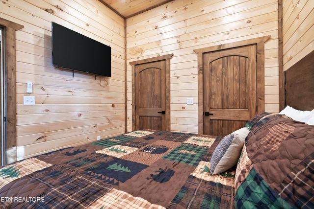 991 King Branch Rd Rd, Sevierville, TN 37876