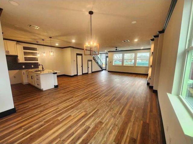 1002 Natchez Ave, Pasadena, TX 77506