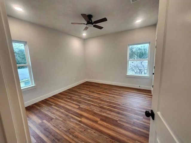 1002 Natchez Ave, Pasadena, TX 77506