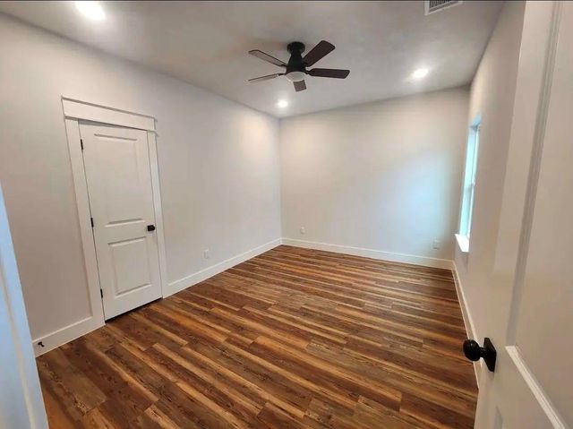 1002 Natchez Ave, Pasadena, TX 77506