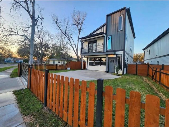 1002 Natchez Ave, Pasadena, TX 77506