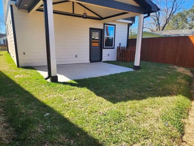 1002 Natchez Ave, Pasadena, TX 77506