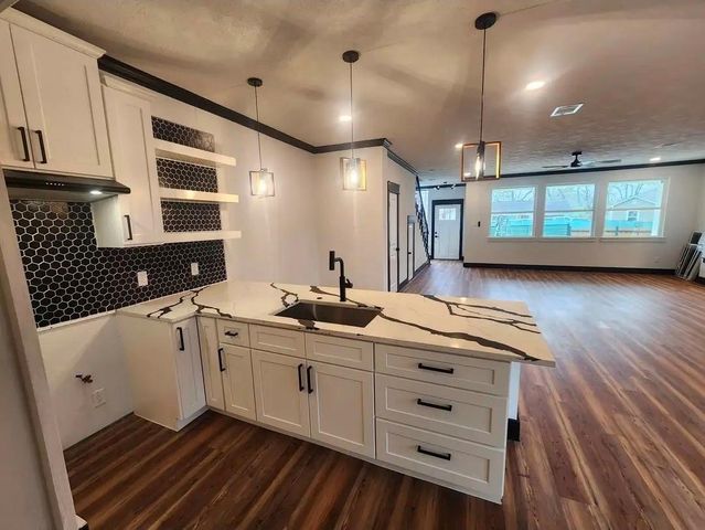 1002 Natchez Ave, Pasadena, TX 77506