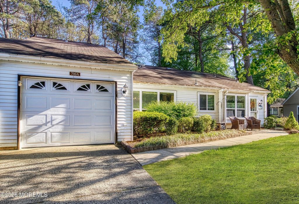 716A Wooton Court, Manchester, NJ 08759