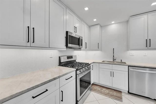 232 SW 9th Ct, Pompano Beach, FL 33060