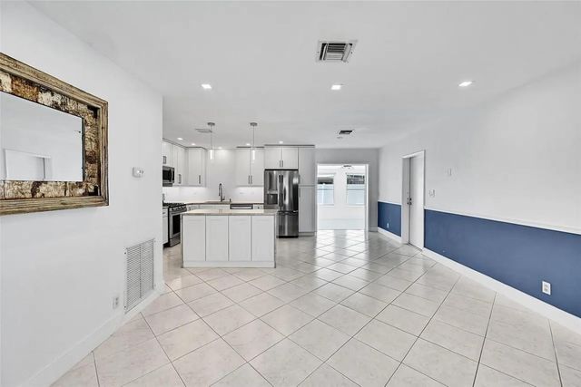 232 SW 9th Ct, Pompano Beach, FL 33060