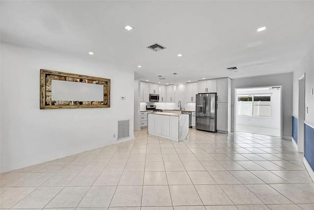 232 SW 9th Ct, Pompano Beach, FL 33060