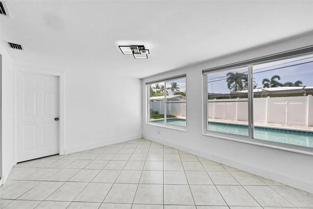 232 SW 9th Ct, Pompano Beach, FL 33060