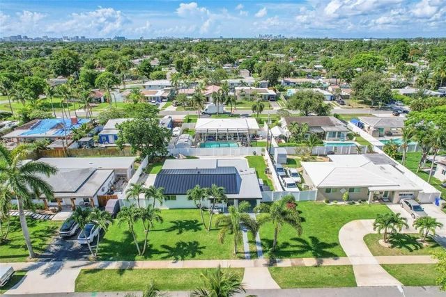 232 SW 9th Ct, Pompano Beach, FL 33060