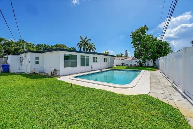 232 SW 9th Ct, Pompano Beach, FL 33060